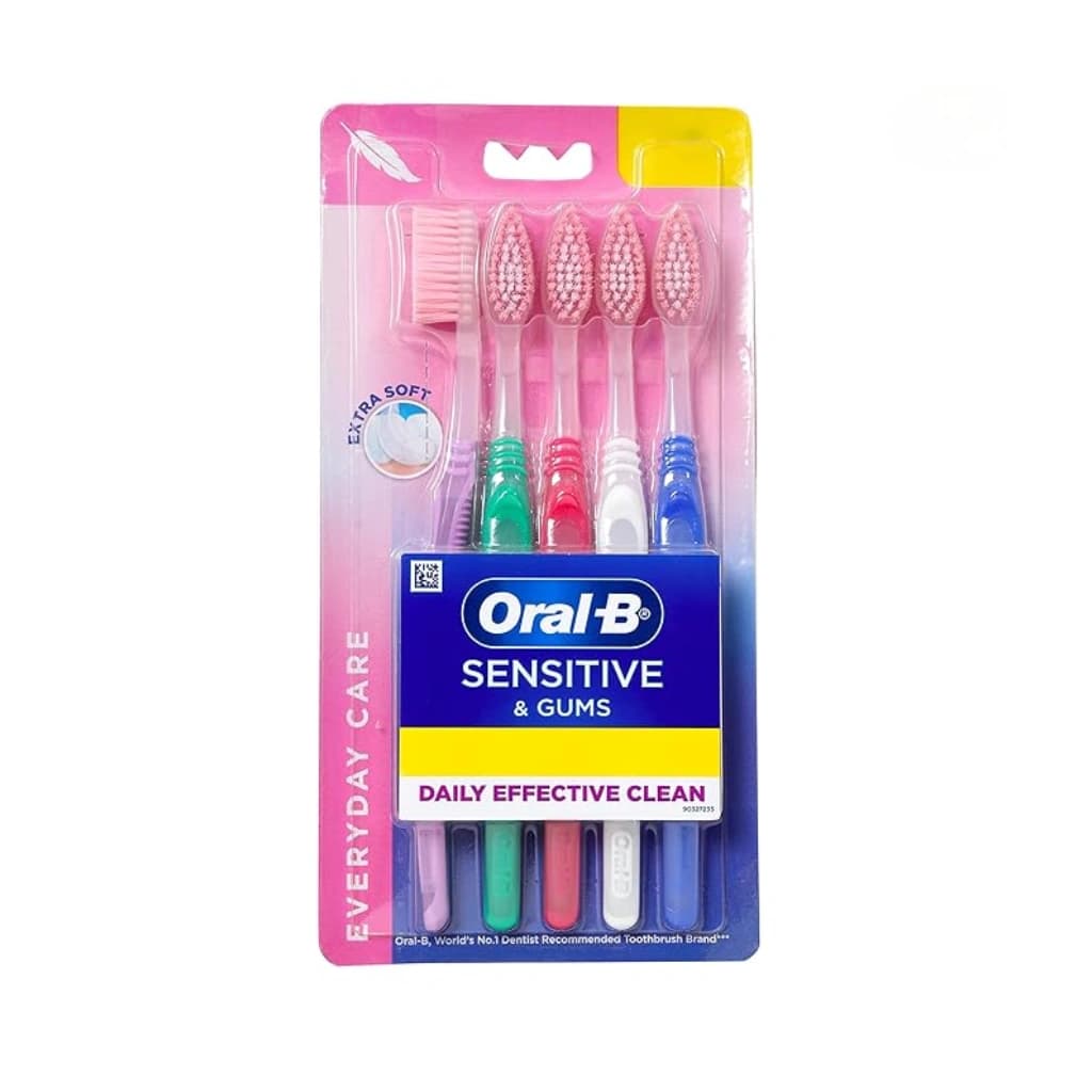 ORAL-B PRECISION CLEAN SENSITIVE SOFT MANUAL TOOTHBRUSH FOR ADULTS (FAMILY PACK OF 4)